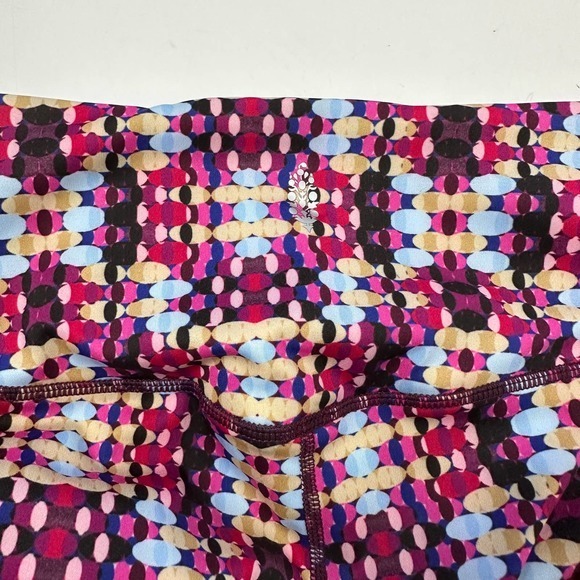 Free People Movement Womens Cropped Leggings Size M Multi Geometric NWOT‎ - Picture 3 of 8